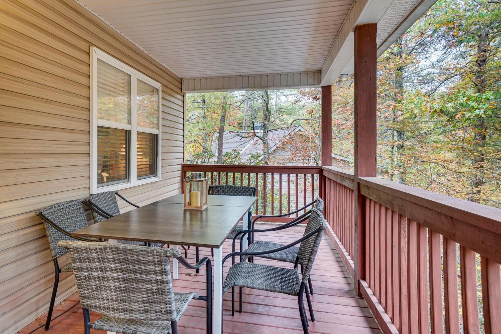 Spacious In With Porch And Balcony! *