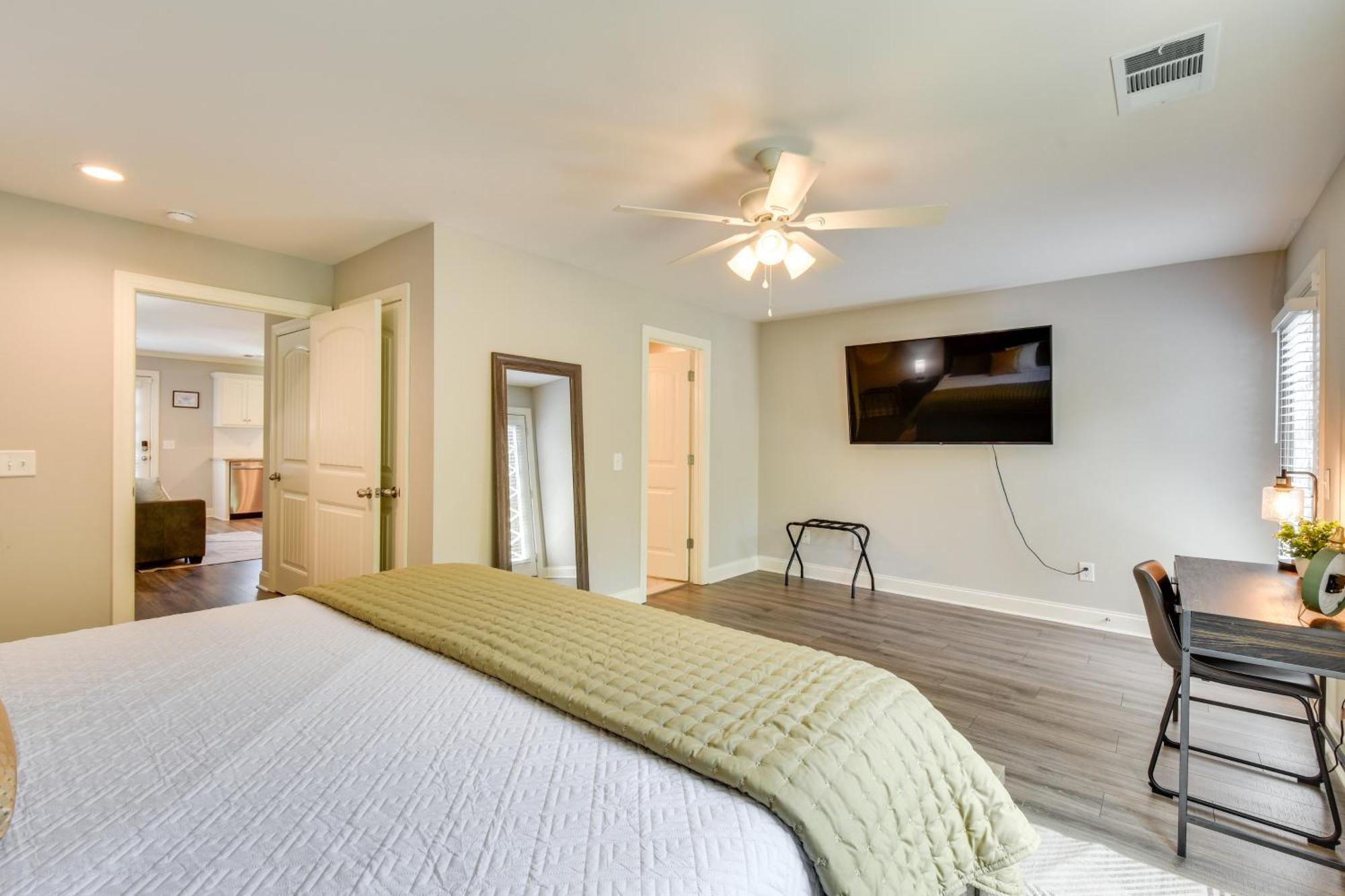 1 Block To Main St And River Downtown Apartment *