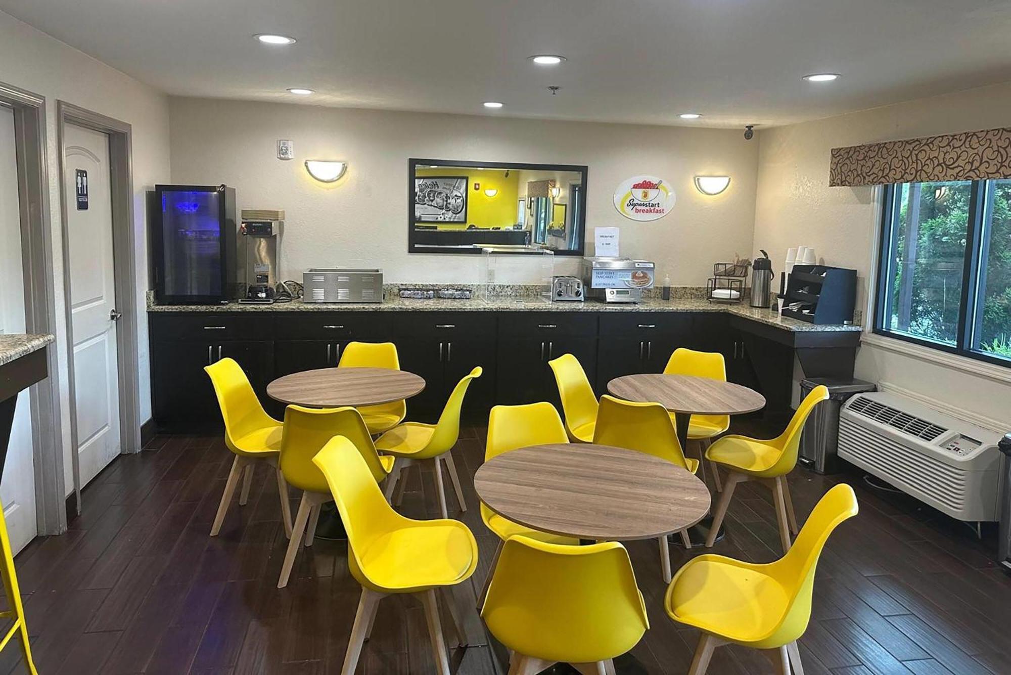 Motel Super 8 By Wyndham Helen