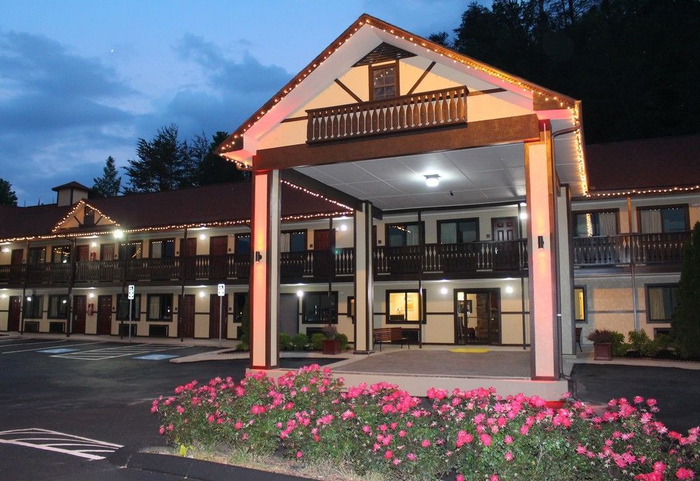 Red Roof Motel Helen