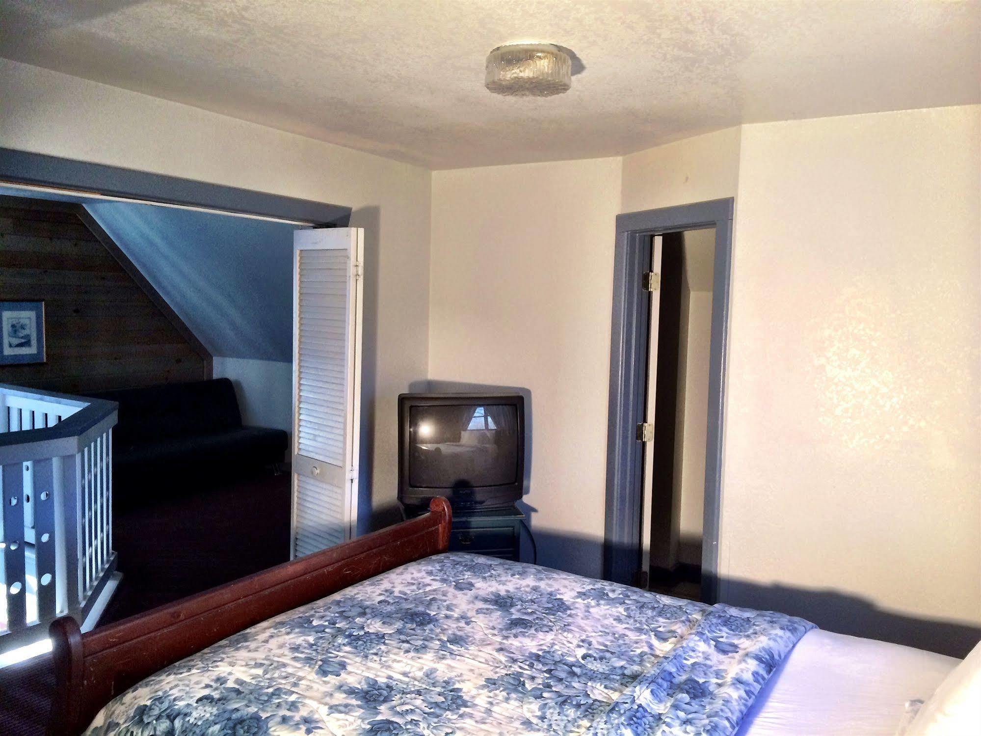 Riverbend & Motel