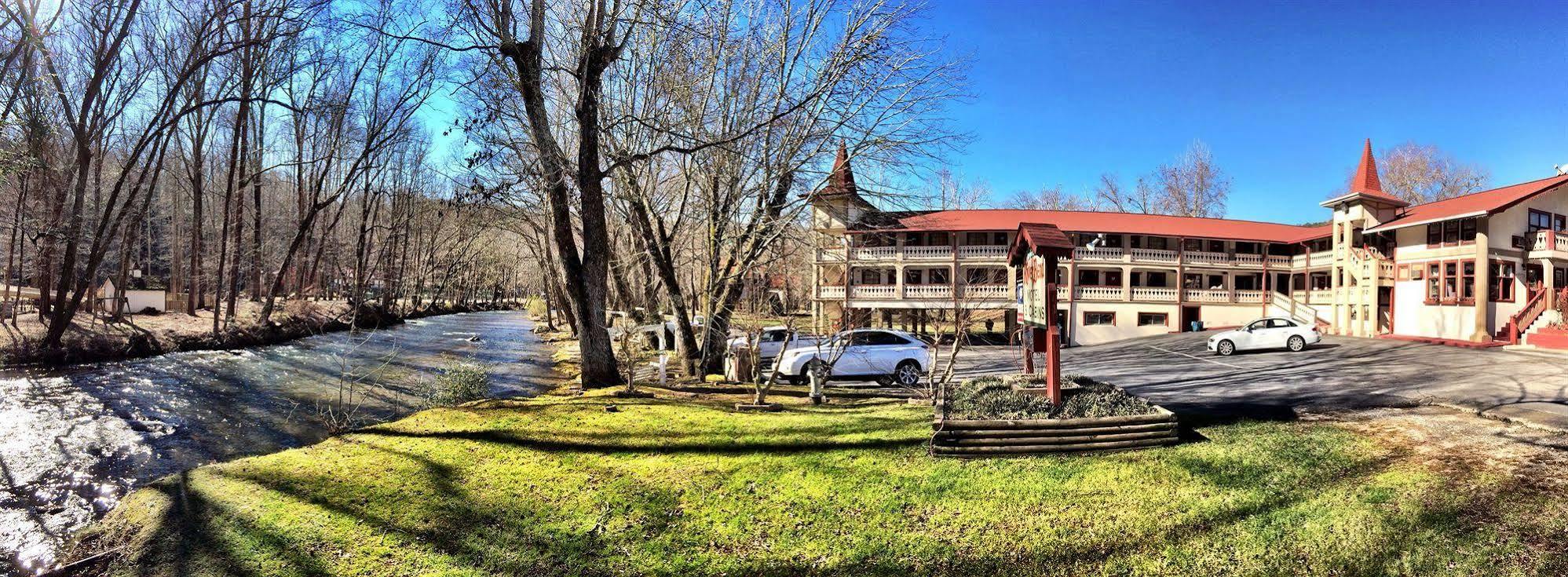 Riverbend & Motel Helen
