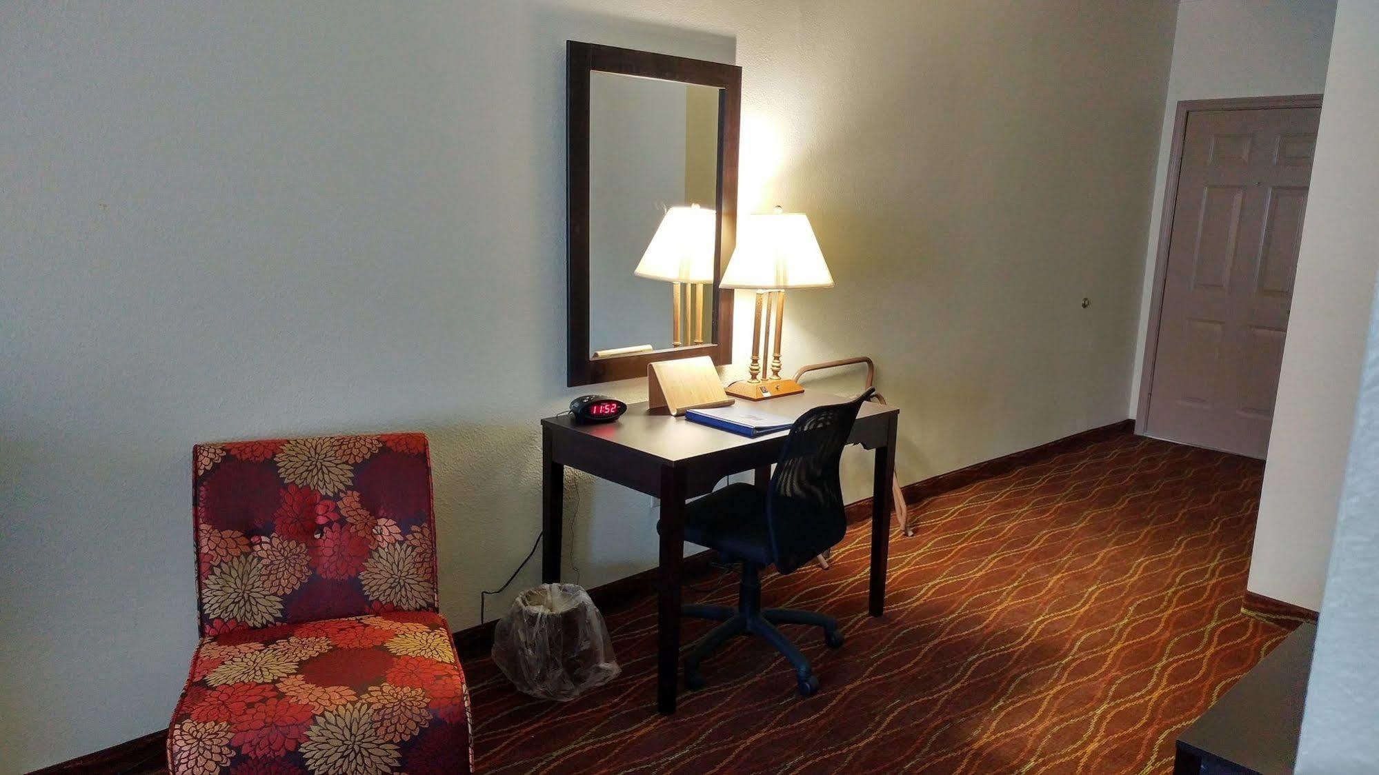 Motel Baymont By Wyndham 3*