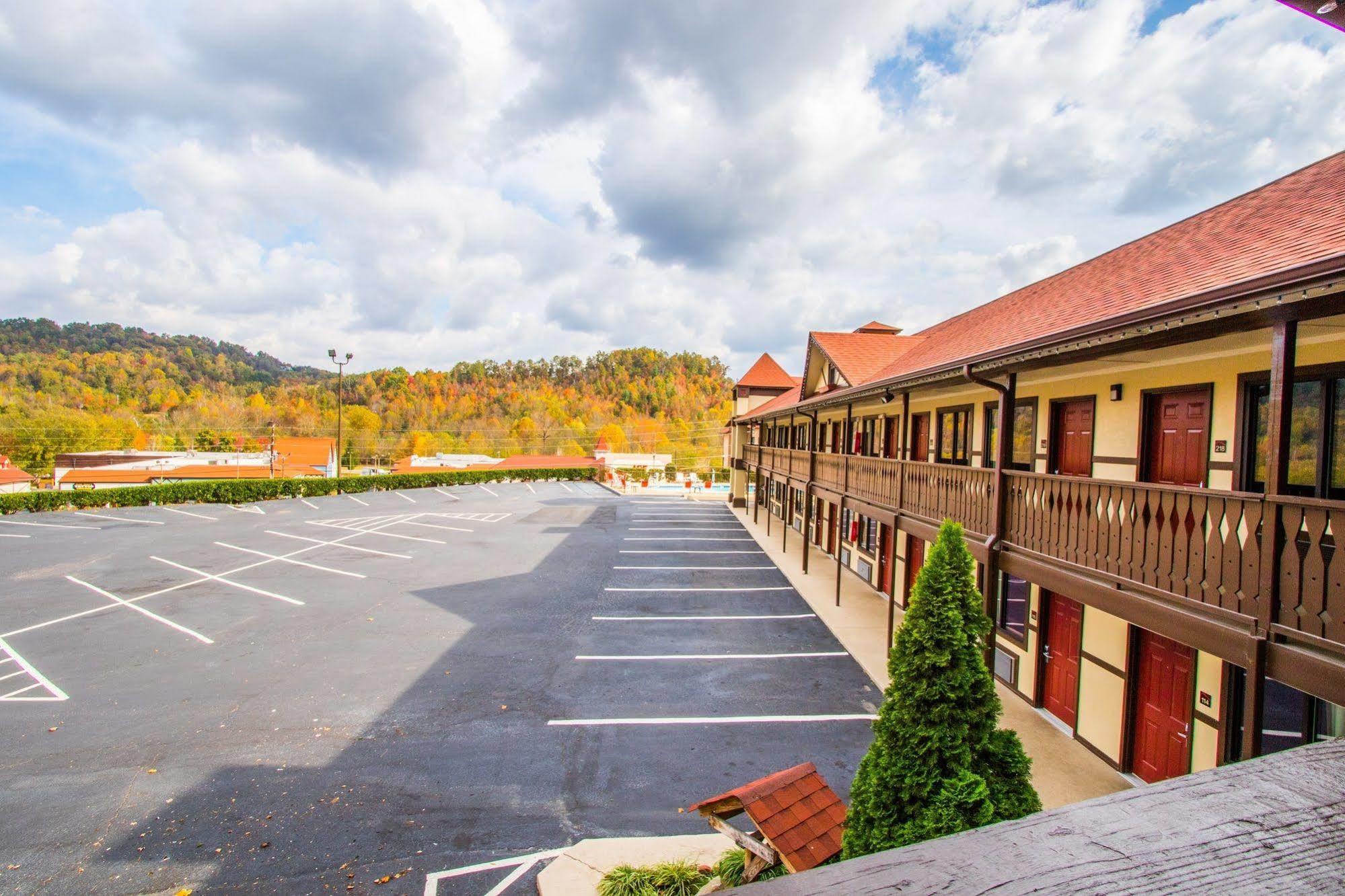 Motel Amerivu & - - Downtown Helen