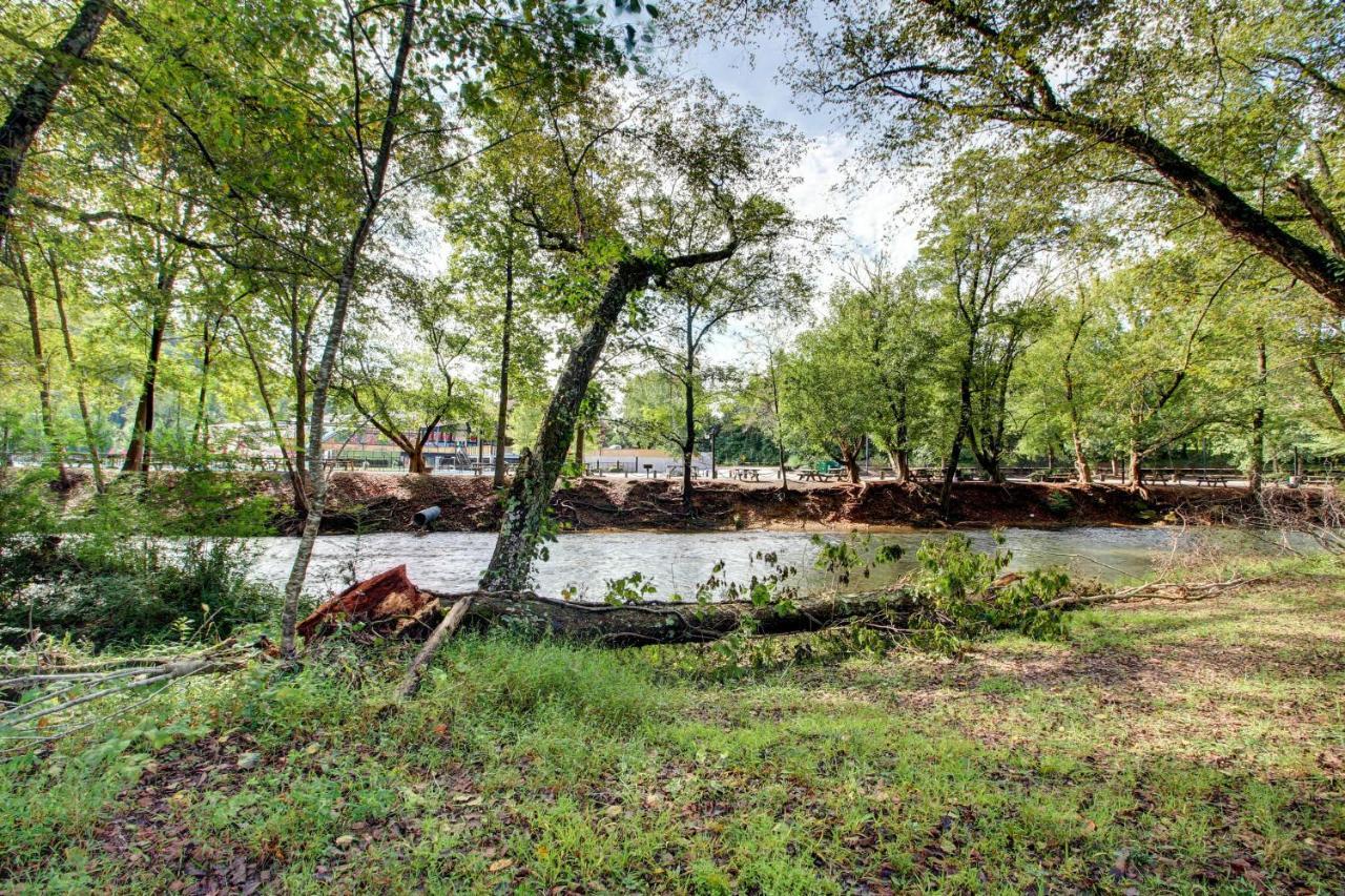 Cool River I *