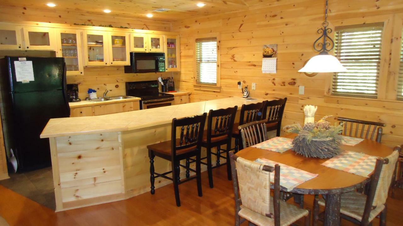 Holiday home Bear Crossing Cabin