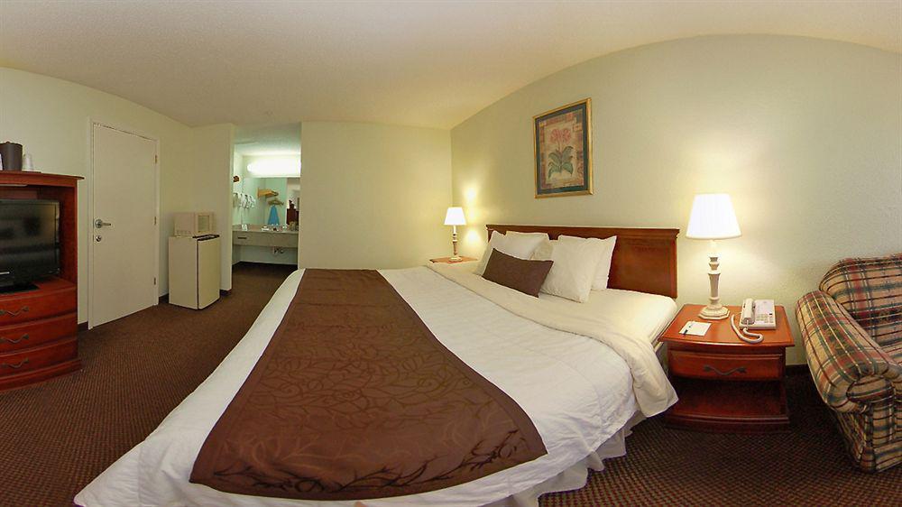 Motel Baymont By Wyndham 3*