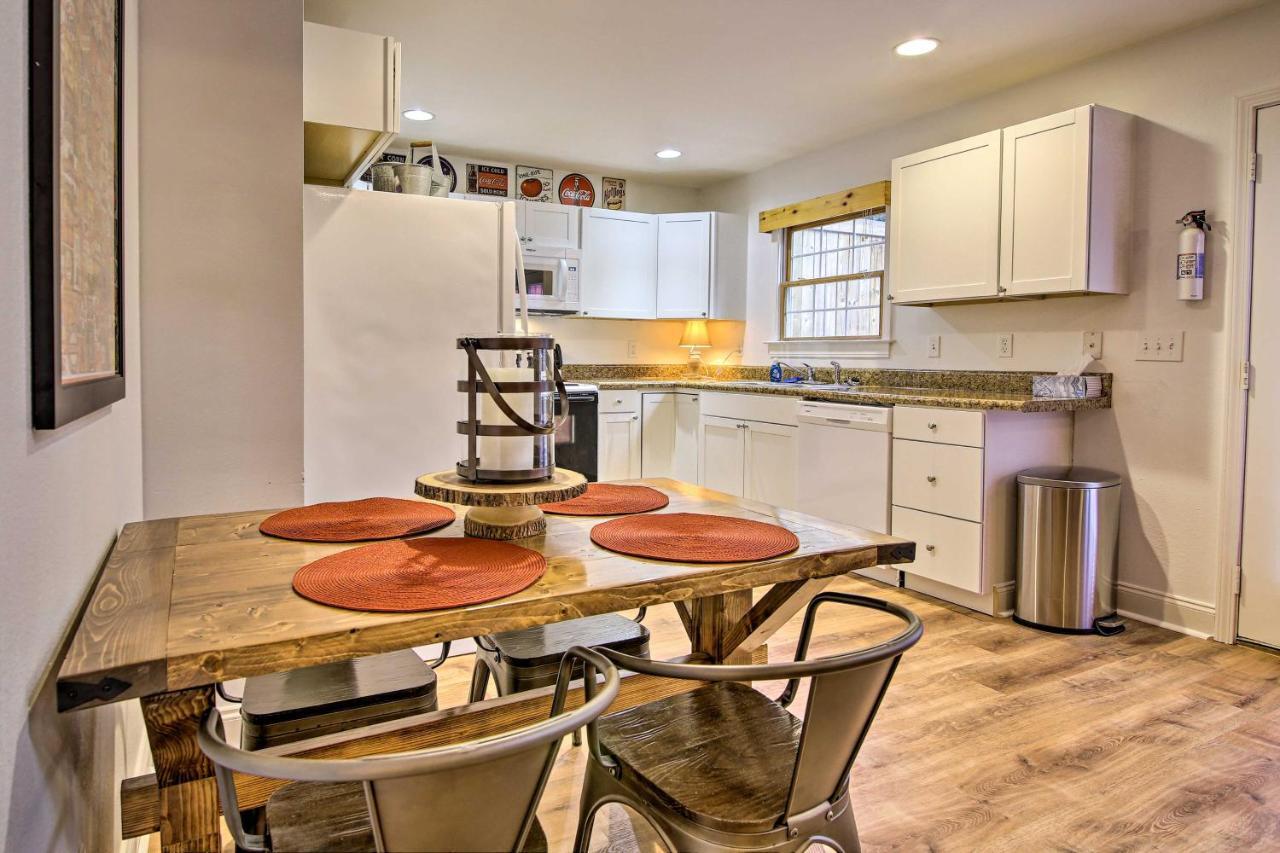 Holiday home Townhome, Walk To Chattahoochee River! *