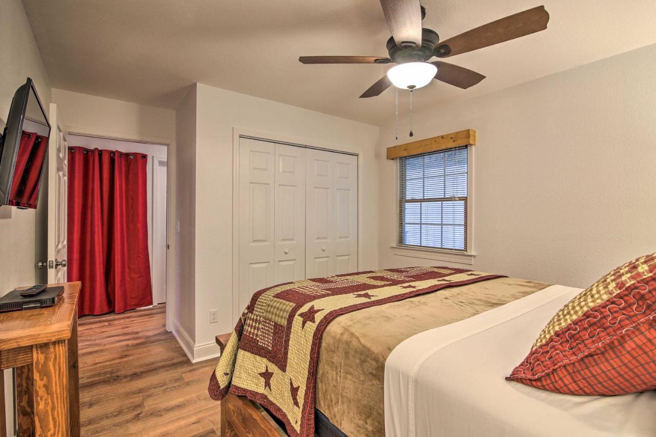 Townhome, Walk To Chattahoochee River! Holiday home