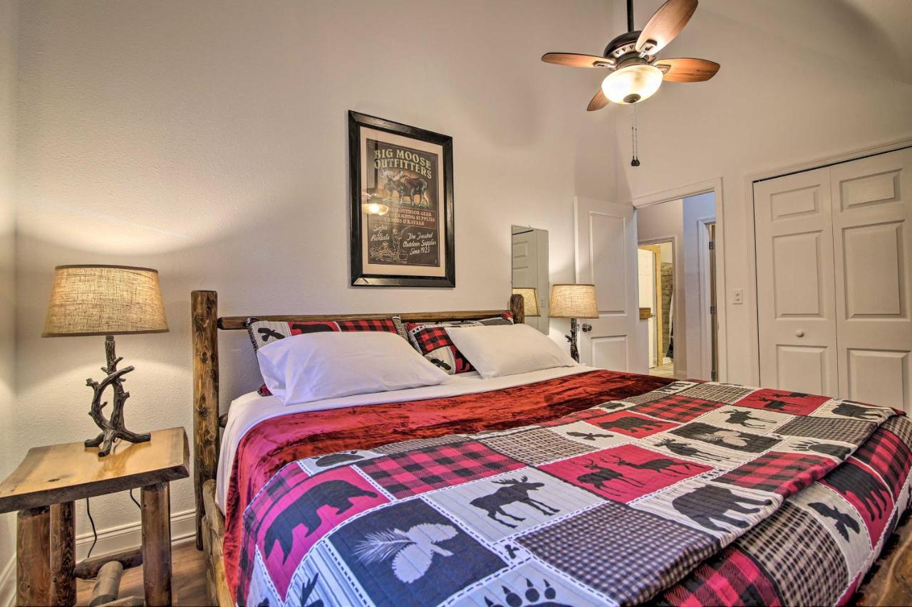 Holiday home Townhome, Walk To Chattahoochee River!