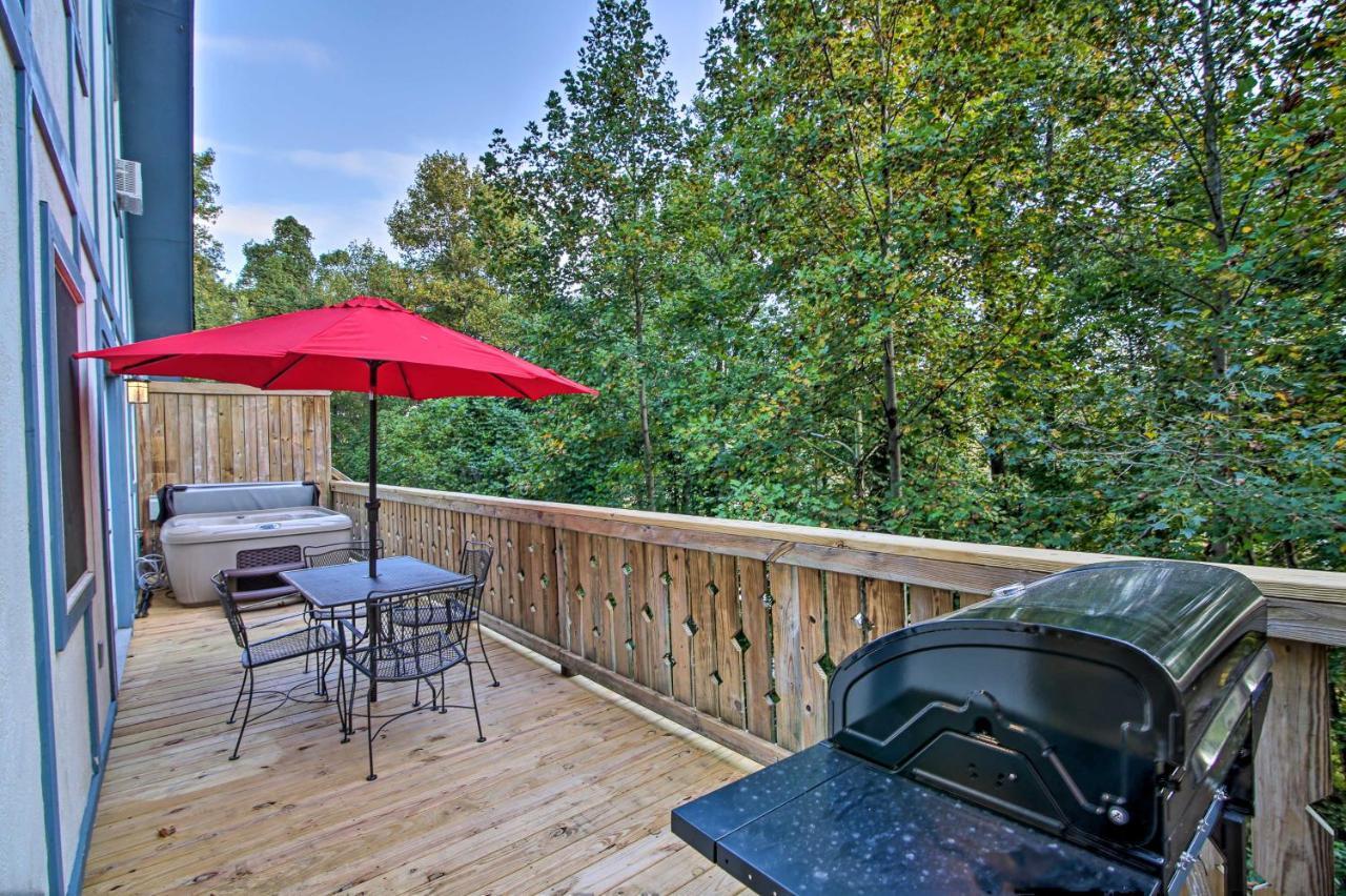 Holiday home Townhome, Walk To Chattahoochee River! *