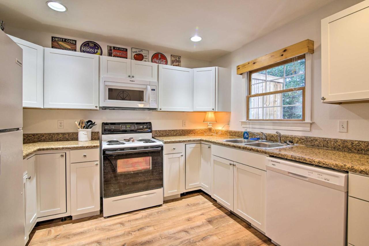 Holiday home Townhome, Walk To Chattahoochee River! *