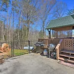 Helen Cabin With Deck And Hot Tub Less Than Half Mi To Main St