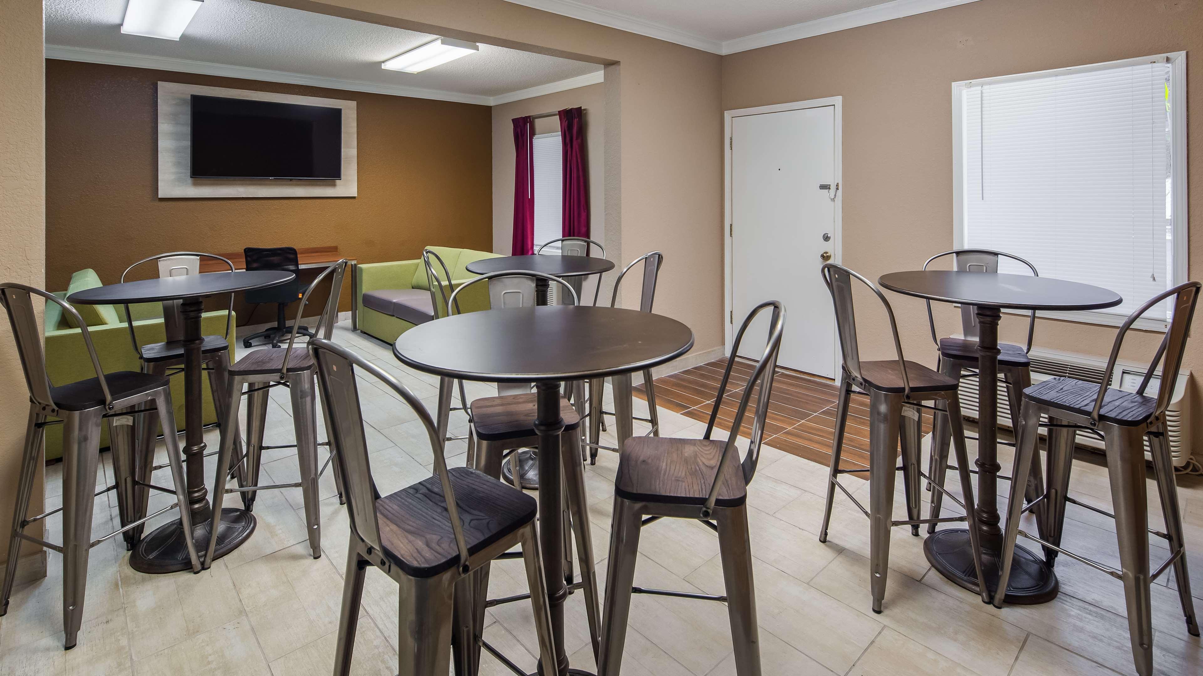 Surestay By Western Downtown Helen