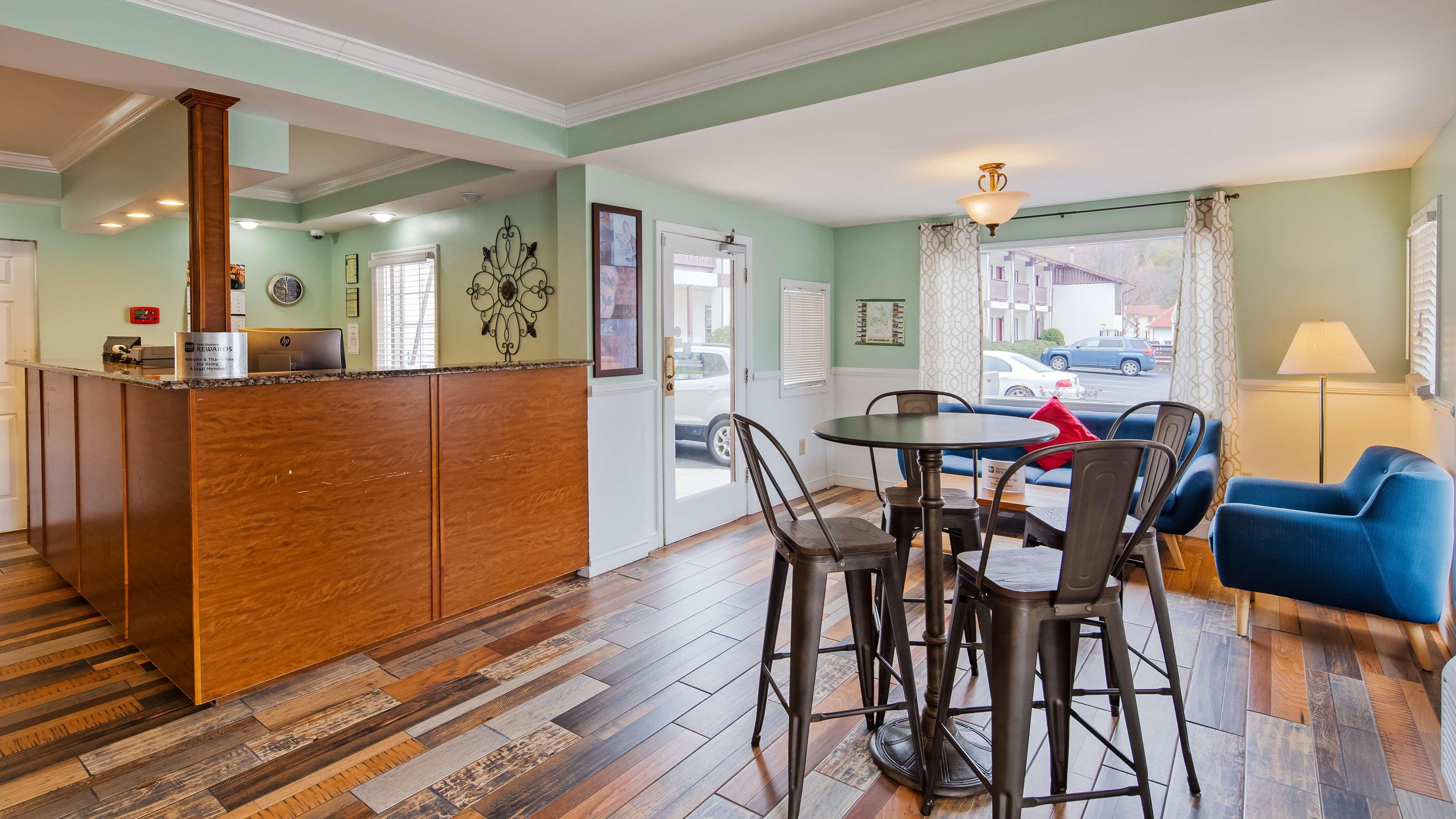 Hotel Surestay By Western Downtown Helen