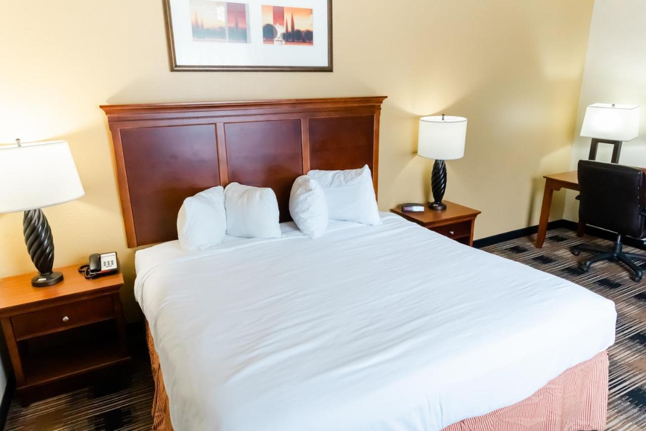 Country & By Radisson, Helen, Ga