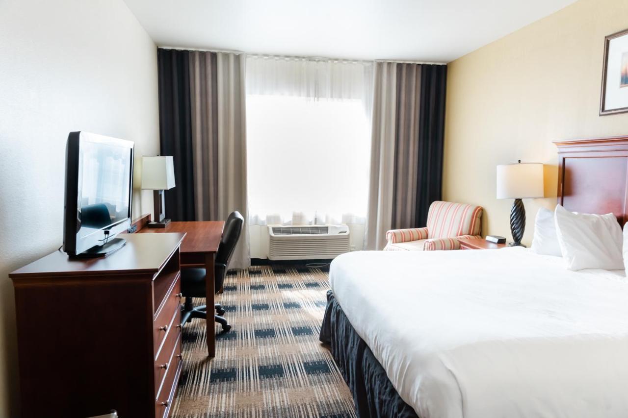 Country & By Radisson, Helen, Ga