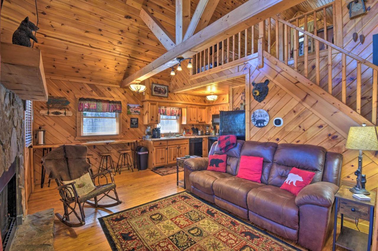 Holiday home With Deck And Hot Tub Less Than Half Mi To Main St