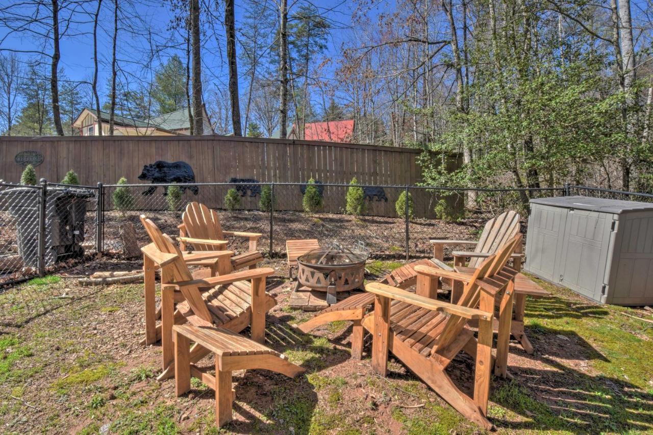 With Deck And Hot Tub Less Than Half Mi To Main St