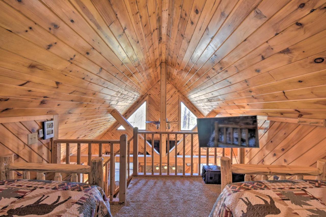 With Deck And Hot Tub Less Than Half Mi To Main St Holiday home Helen