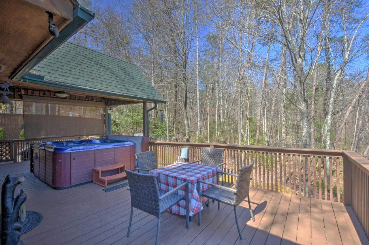 With Deck And Hot Tub Less Than Half Mi To Main St Helen